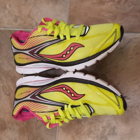 Saucony Kinvara 4 running shoes, womens size 7 - Picture 5 of 9